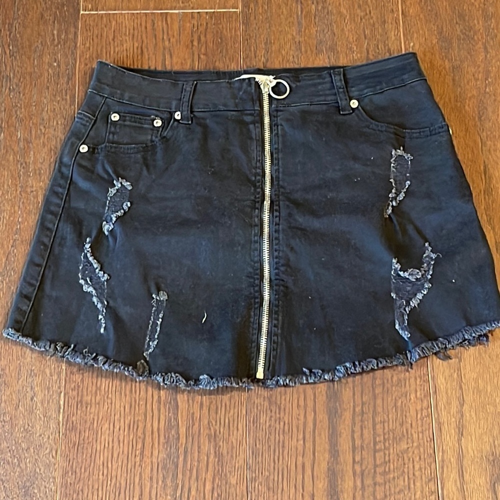 Dance & Marvel Black Jean Skirt Size Large